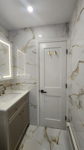 46 W Clearwater Road, Lindenhurst, NY 11757