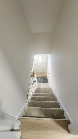 46 W Clearwater Road, Lindenhurst, NY 11757