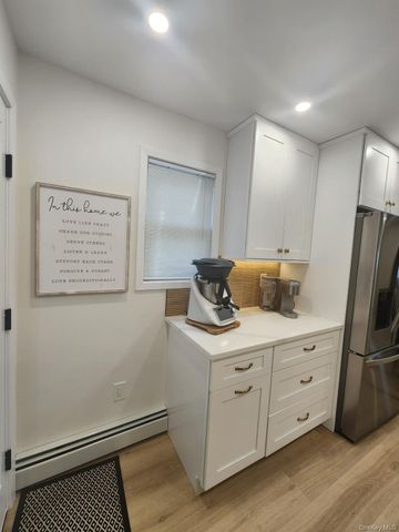 46 W Clearwater Road, Lindenhurst, NY 11757