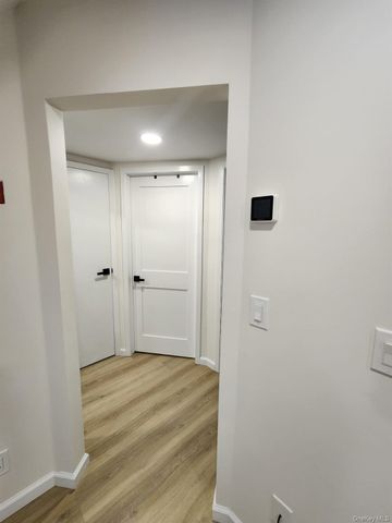 46 W Clearwater Road, Lindenhurst, NY 11757