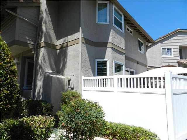 24393 Hillsdale 18, Laguna Hills, CA 92653