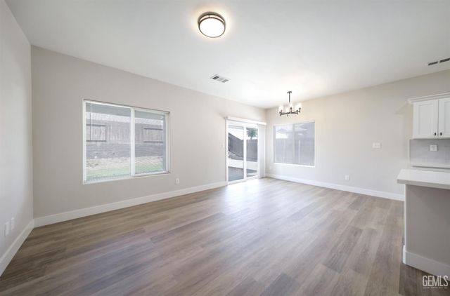 8326 Tucana Avenue, Bakersfield, CA 93306