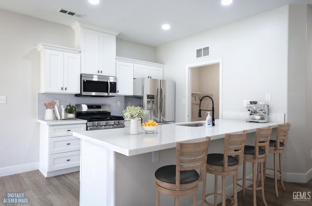 8326 Tucana Avenue, Bakersfield, CA 93306