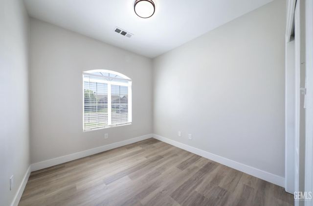 8326 Tucana Avenue, Bakersfield, CA 93306