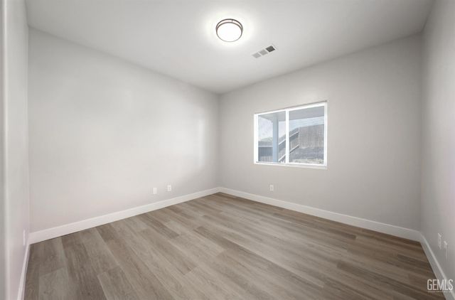 8326 Tucana Avenue, Bakersfield, CA 93306