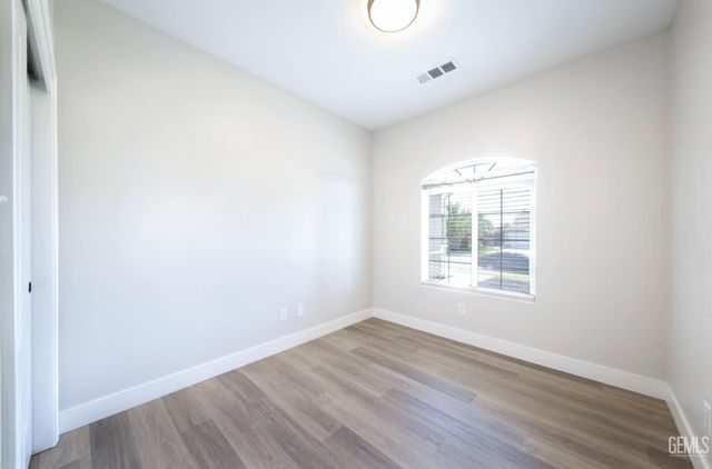 8326 Tucana Avenue, Bakersfield, CA 93306