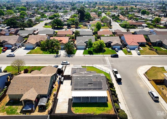 8326 Tucana Avenue, Bakersfield, CA 93306