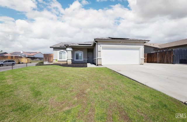 8326 Tucana Avenue, Bakersfield, CA 93306