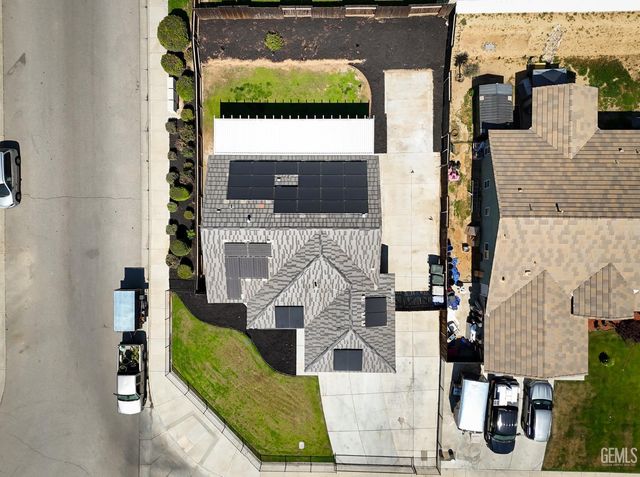 8326 Tucana Avenue, Bakersfield, CA 93306