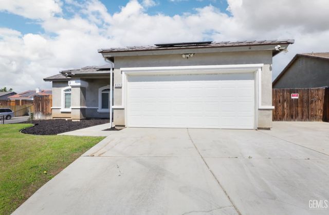 8326 Tucana Avenue, Bakersfield, CA 93306