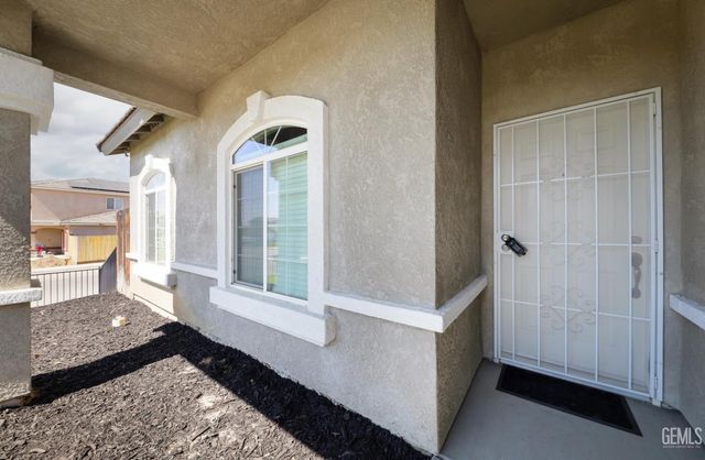 8326 Tucana Avenue, Bakersfield, CA 93306