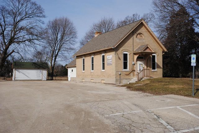 W4614 Potter ROAD, Elkhorn, WI 53121