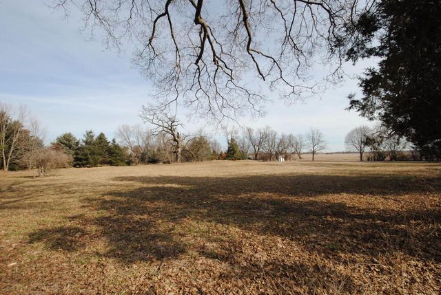 W4614 Potter ROAD, Elkhorn, WI 53121