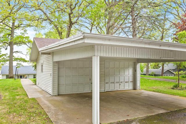 607C Illinois Avenue, Green Lake, WI 54941