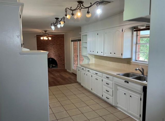 1101 Washington Street, Edmond, OK 73034