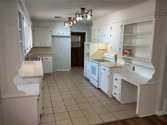 1101 Washington Street, Edmond, OK 73034