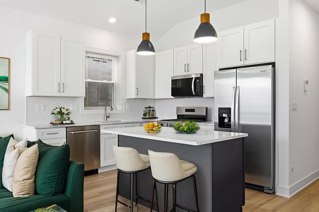 4739 S Indiana Avenue, Chicago, IL 60615