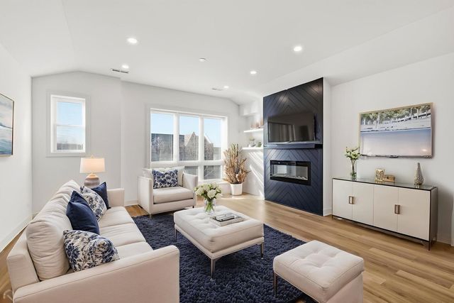 4739 S Indiana Avenue, Chicago, IL 60615