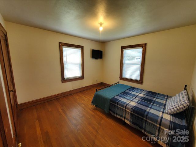 3558 Sunset Grill Street, Connelly Springs, NC 28612