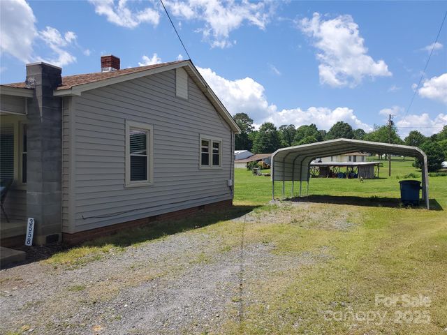 3558 Sunset Grill Street, Connelly Springs, NC 28612