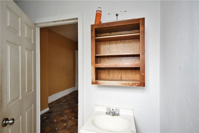 132 John St, Mt Oliver, PA 15210