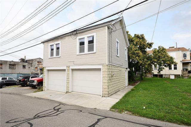 132 John St, Mt Oliver, PA 15210