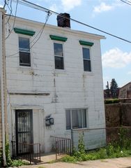 132 John St, Mt Oliver, PA 15210