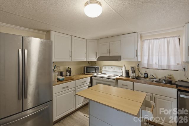 4312 Getaway Lane, Maiden, NC 28650