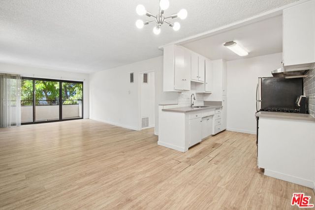 7540 Hampton 202, West Hollywood, CA 90046