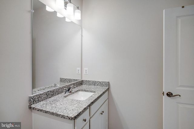 18351 MOSS GARDEN RD, Dumfries, VA 22026