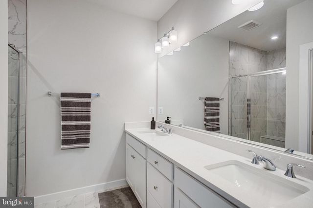 18351 MOSS GARDEN RD, Dumfries, VA 22026