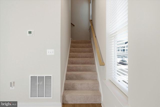 18351 MOSS GARDEN RD, Dumfries, VA 22026