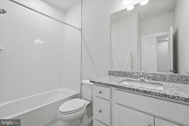 18351 MOSS GARDEN RD, Dumfries, VA 22026