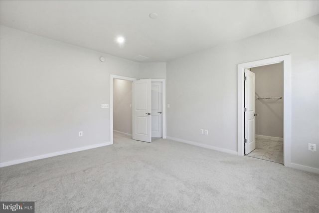18351 MOSS GARDEN RD, Dumfries, VA 22026