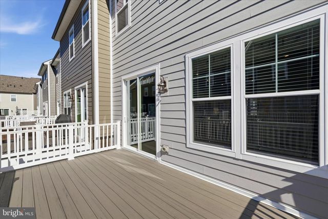 18351 MOSS GARDEN RD, Dumfries, VA 22026