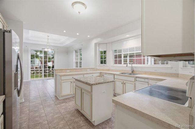 3265 Galaxy Boulevard, Sterling Heights, MI 48314