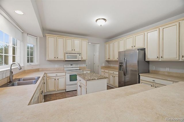 3265 Galaxy Boulevard, Sterling Heights, MI 48314