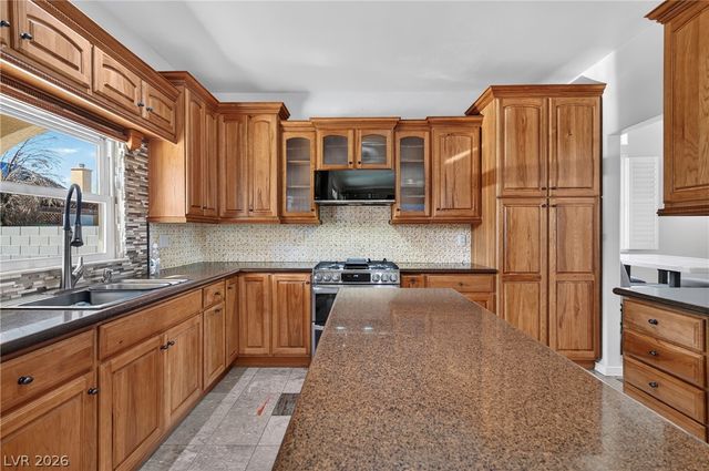 605 Lively Fiesta Way, Henderson, NV 89015