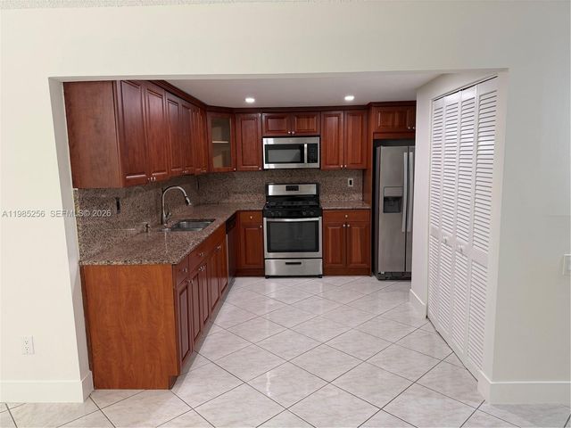 7009 SW 115th Pl D30, Miami, FL 33173