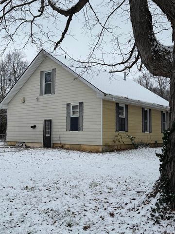 401 W Brummitt Street, Owensville, IN 47665