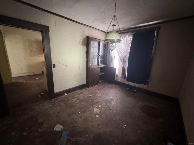 401 W Brummitt Street, Owensville, IN 47665