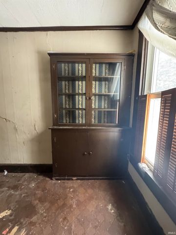 401 W Brummitt Street, Owensville, IN 47665