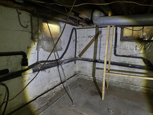 401 W Brummitt Street, Owensville, IN 47665