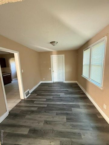 14975 Stansbury Street, Detroit, MI 48227