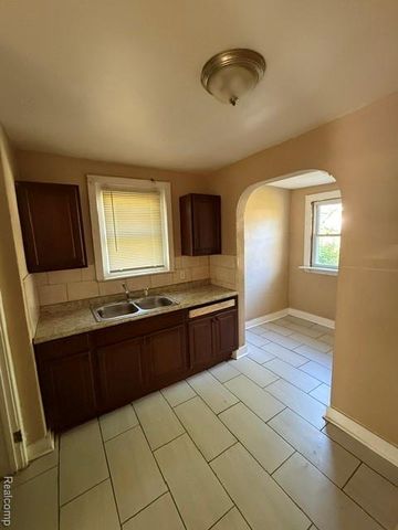 14975 Stansbury Street, Detroit, MI 48227