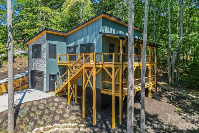 276 Coopers Drive, Hendersonville, NC 28739