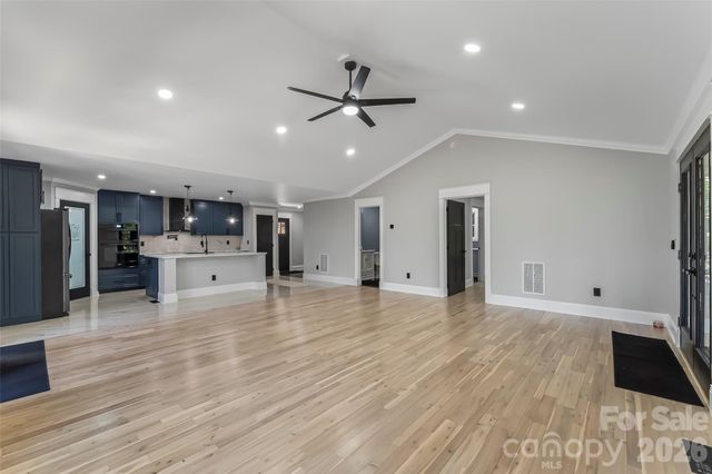 276 Coopers Drive, Hendersonville, NC 28739
