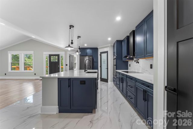 276 Coopers Drive, Hendersonville, NC 28739