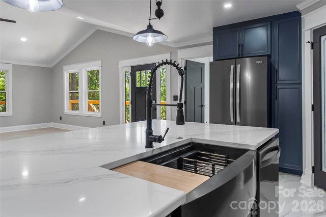 276 Coopers Drive, Hendersonville, NC 28739