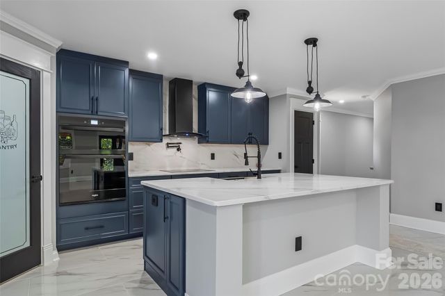 276 Coopers Drive, Hendersonville, NC 28739
